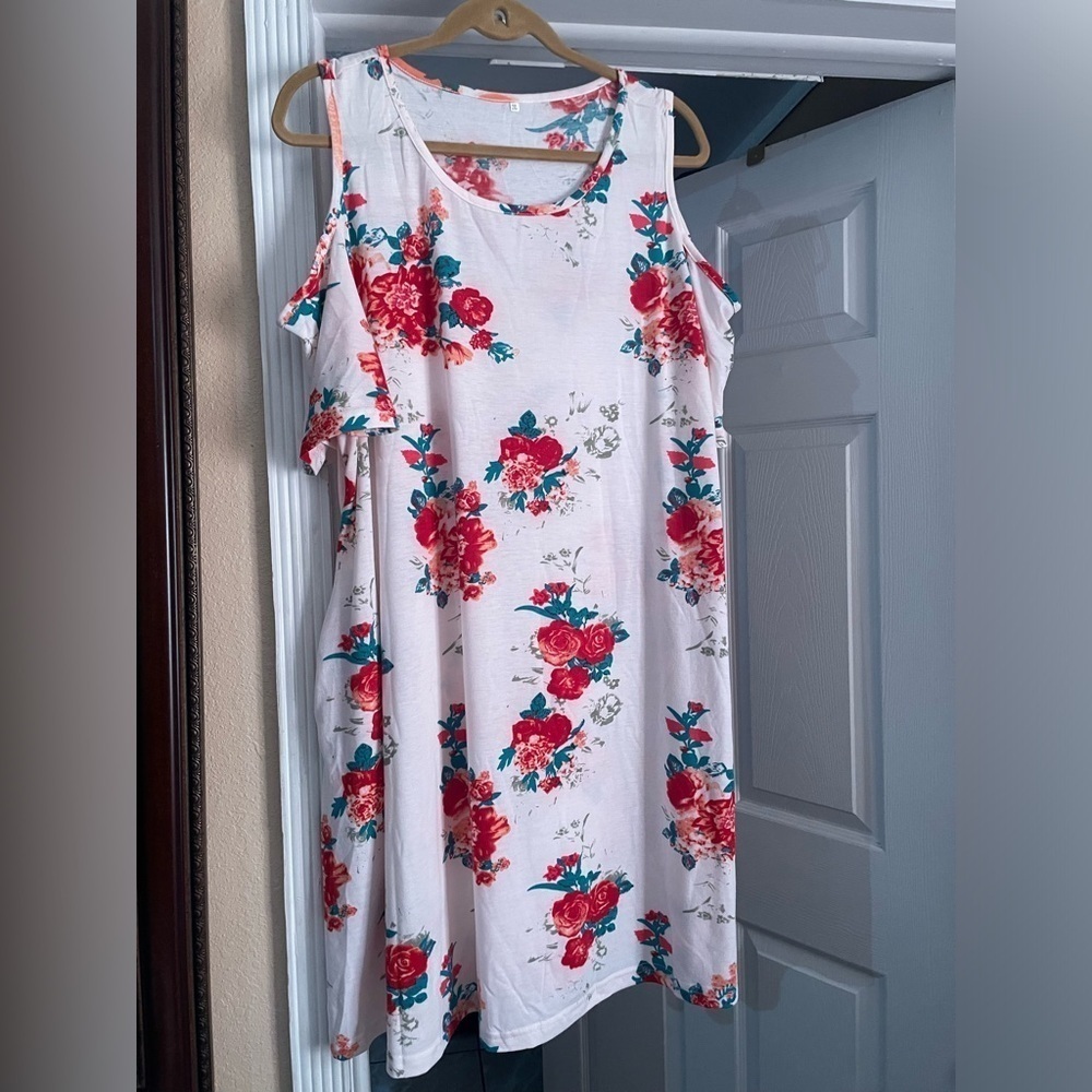 New floral cold shoulder dress plus size 2X  BN 47